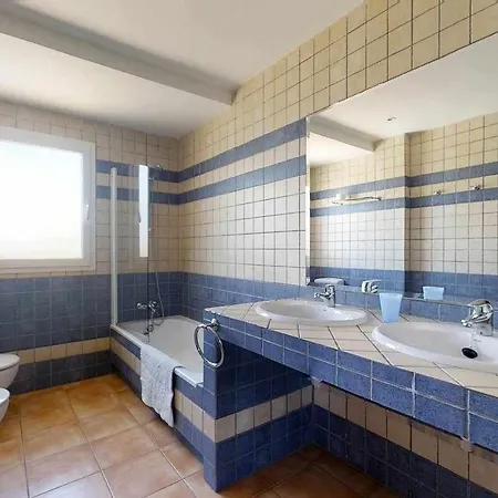 Anju Villas, At 100 Meters Far Of The Villa